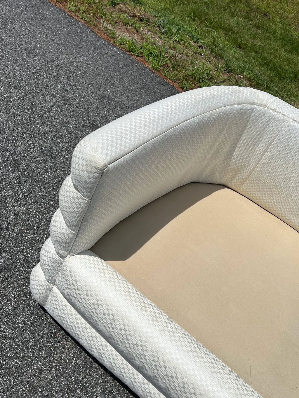 1970s Milo Baughman for Thayer Coggin Post Modern Couch in Ivory Checkered Fabric