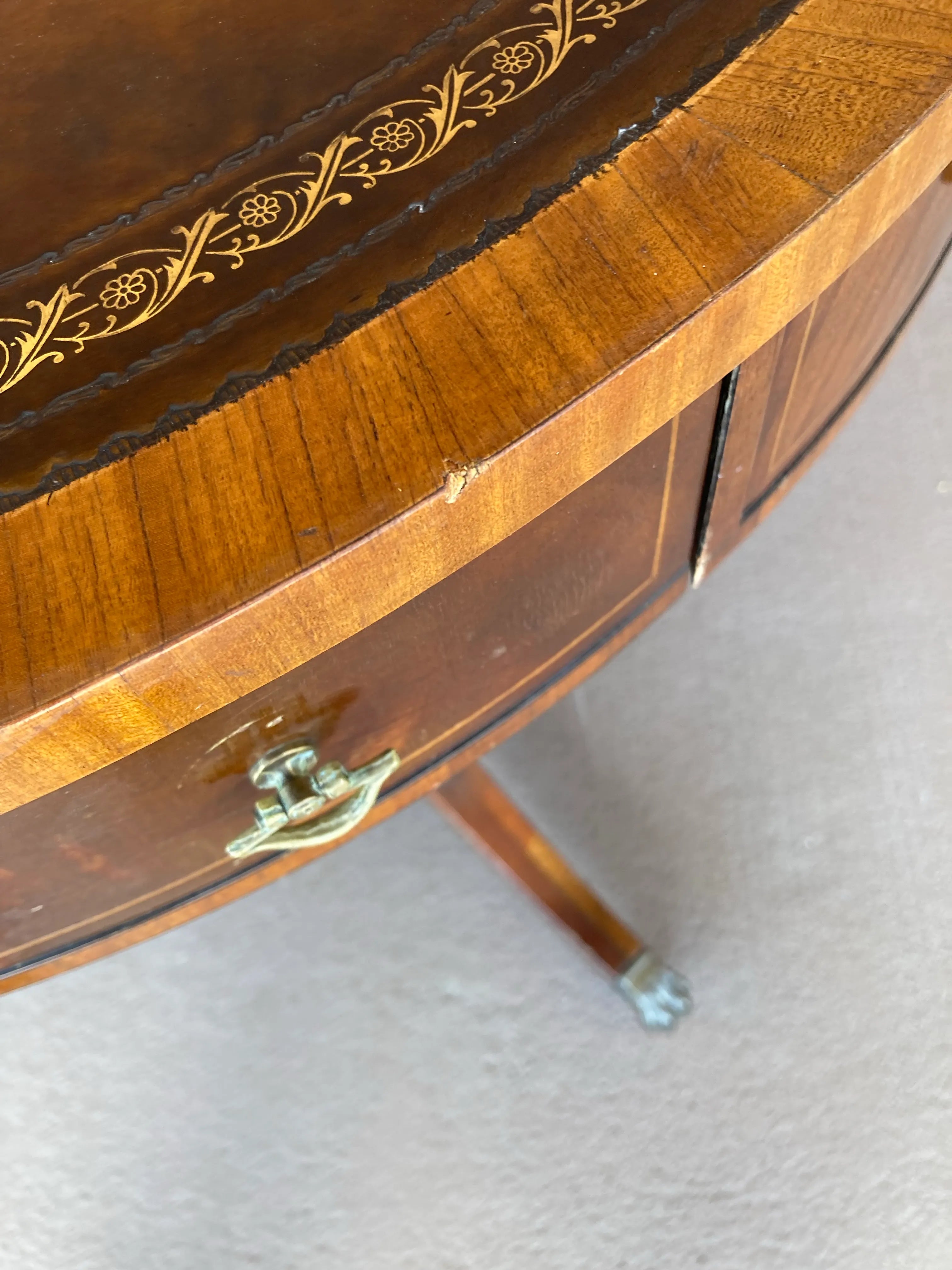 Antique Weiman Heritage Mahogany Round Occasional or Game Table With Leather Inset Top and Pineapple Carved Base
