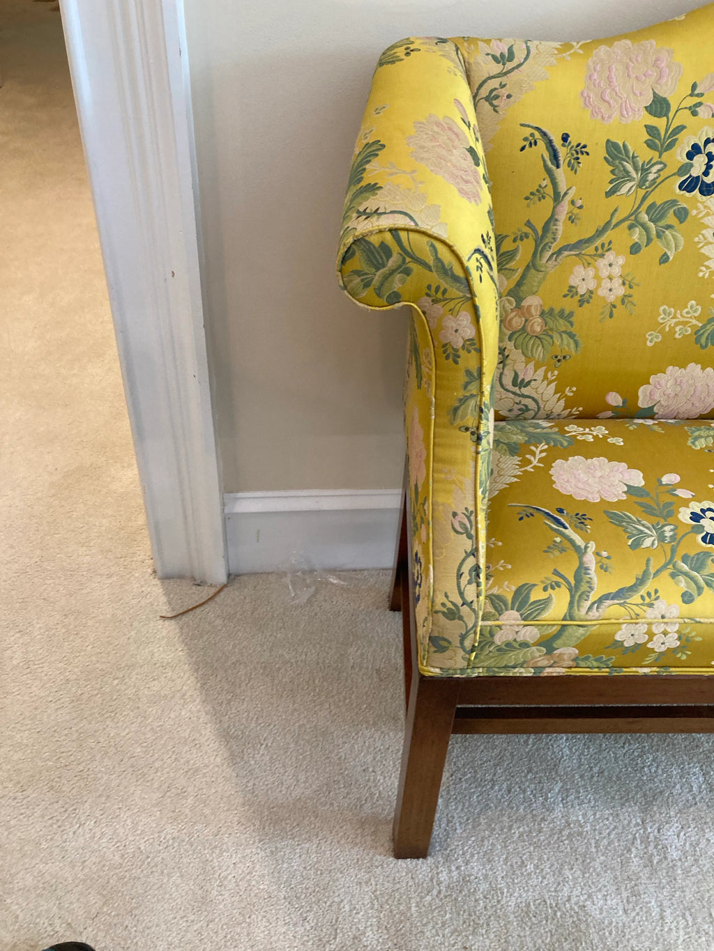 Early 20th Century Chippendale Camelback Scroll Arm Settee in Golden and Pink Famille Rose Chinoiserie Silk Brocade