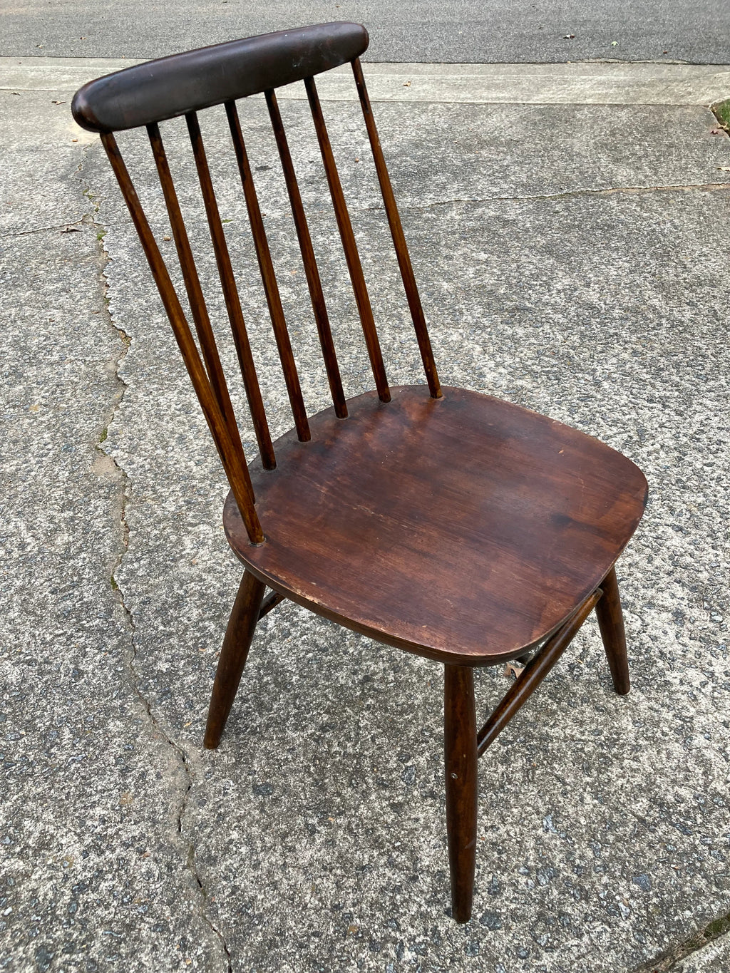 Early 20th Century Vintage Scandinavian Modern Style Spindle Back Side Chair