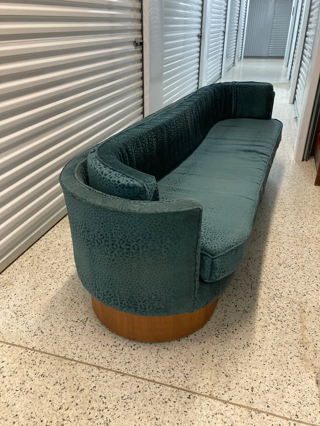 Mid-20th Century Art Deco or Danish Modern Style Elongated Curved Sofa on Open Plinths