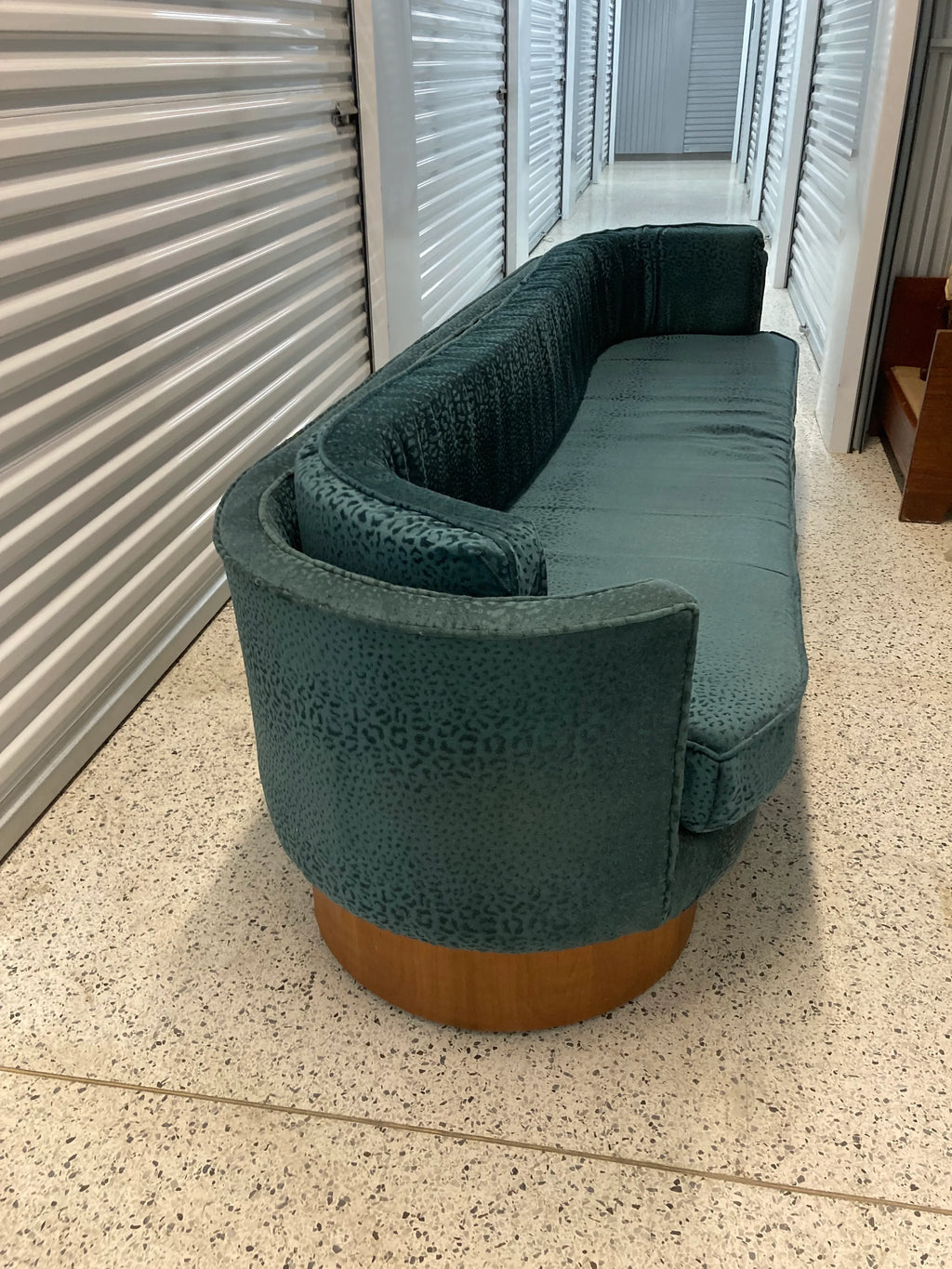 Mid-20th Century Art Deco or Danish Modern Style Elongated Curved Sofa on Open Plinths
