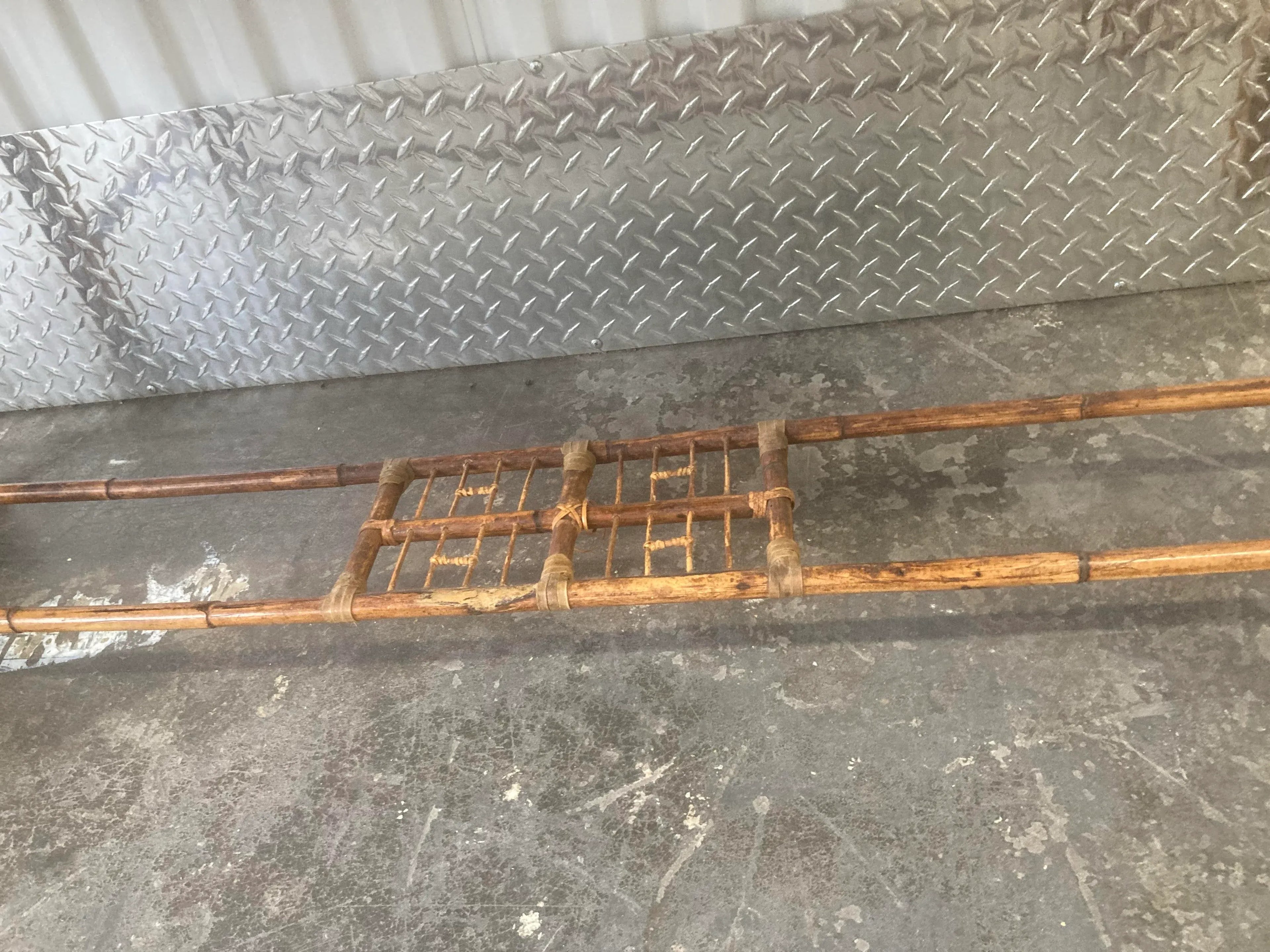 Mid-20th Century Bamboo Chinese Chippendale Fretwork Sofa or Hall Table With Parque Top