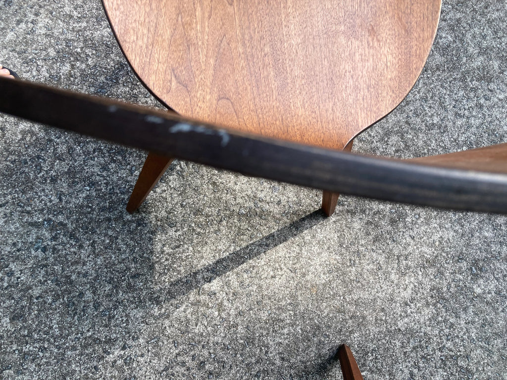 Mid-20th Century Bent Plywood Side Chairs in the Style of Norman Cherner - a Pair