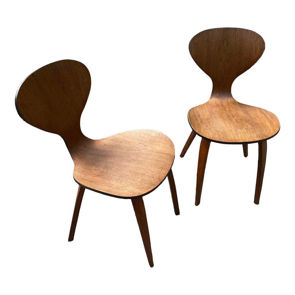 Mid-20th Century Bent Plywood Side Chairs in the Style of Norman Cherner - a Pair
