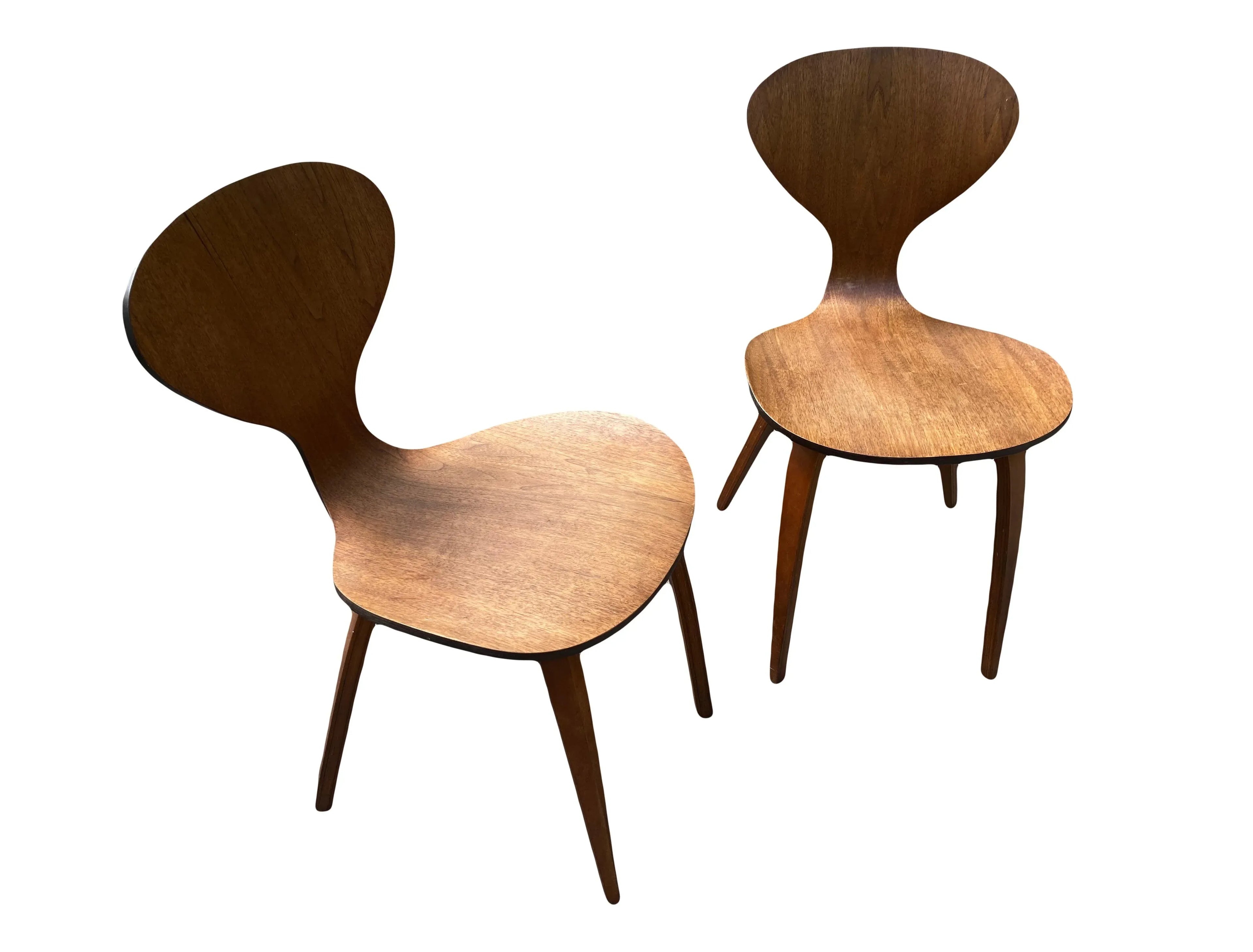 Mid-20th Century Bent Plywood Side Chairs in the Style of Norman Cherner - a Pair