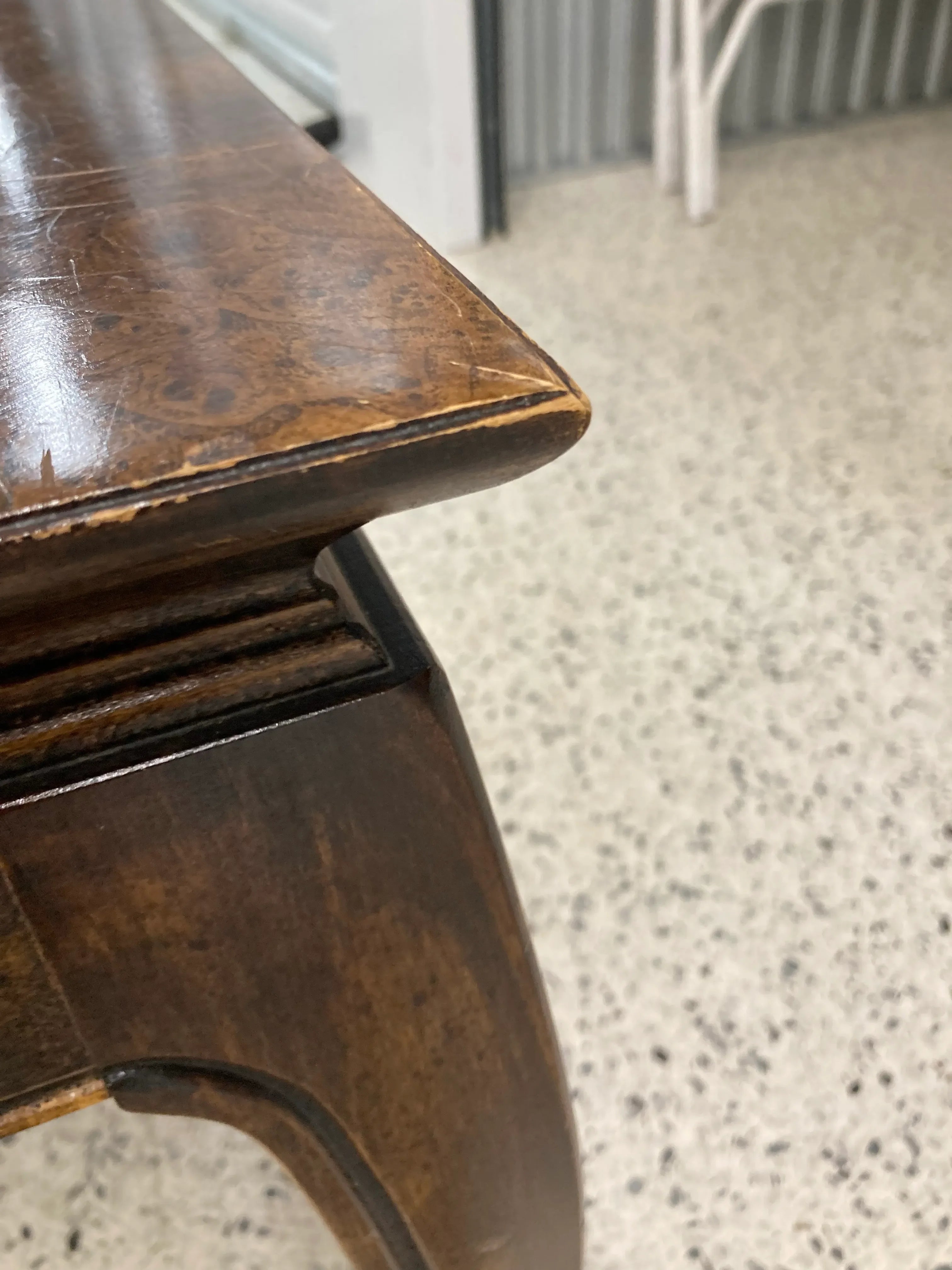 Mid-20th Century Burlwood Chinoiserie Ming Side Table With Inset Woven Grass Top and Chow Legs