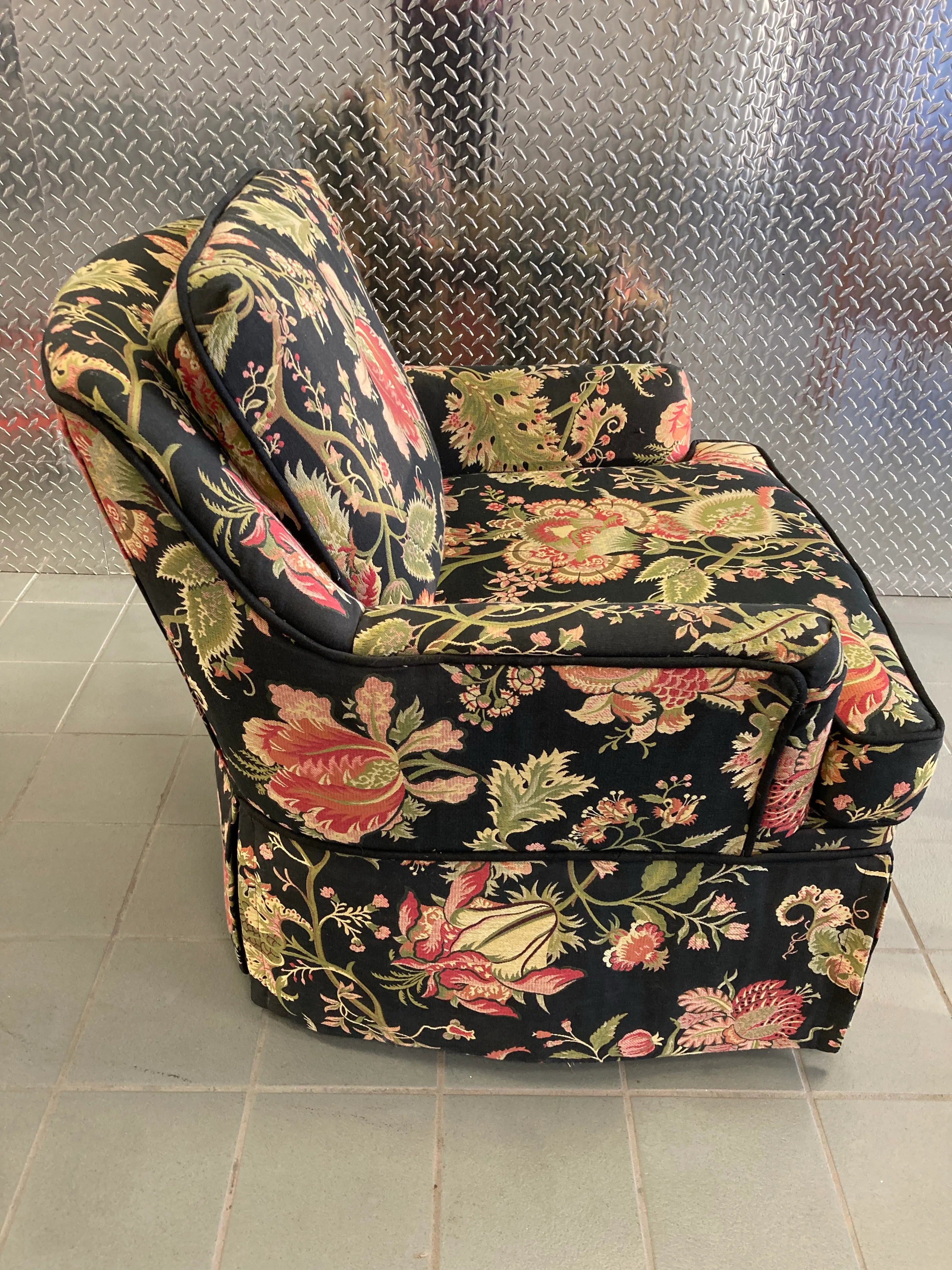 Mid-20th Century Cottage Core Floral Club Chair