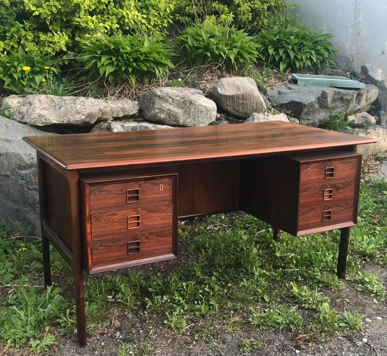 Mid 20th Century Danish Modern Rosewood Desk by Arne Vodder for Sibast