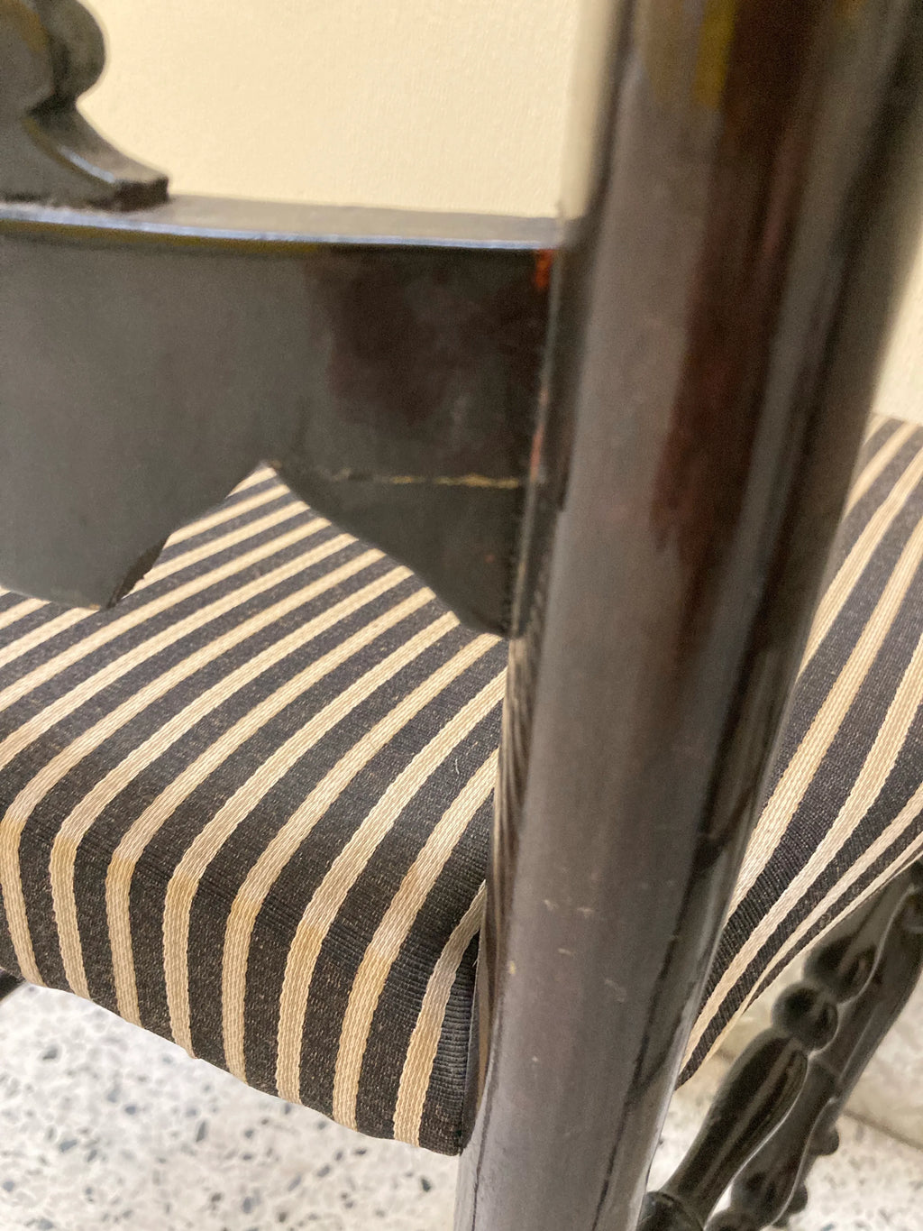 Mid-20th Century Gio Ponti Style Italian Chiavari Chairs in Ebonized Beechwood Attributed to Guido Chiappe for S. A. C. - Set of Five
