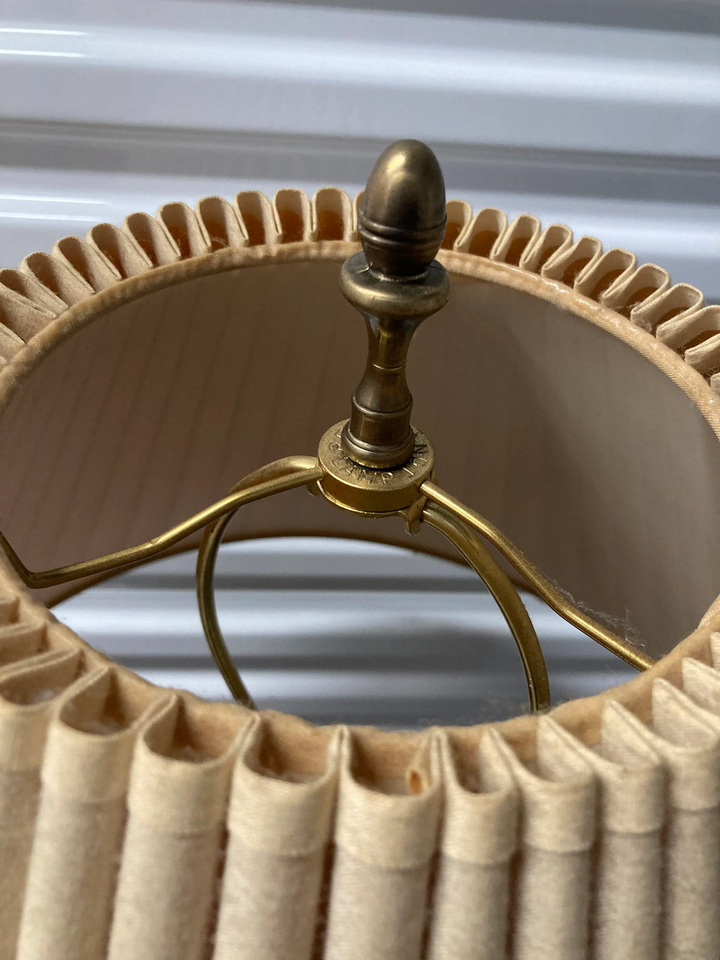 Mid-20th Century Neoclassical Brass and Black Lamps by Rembrandt - a Pair
