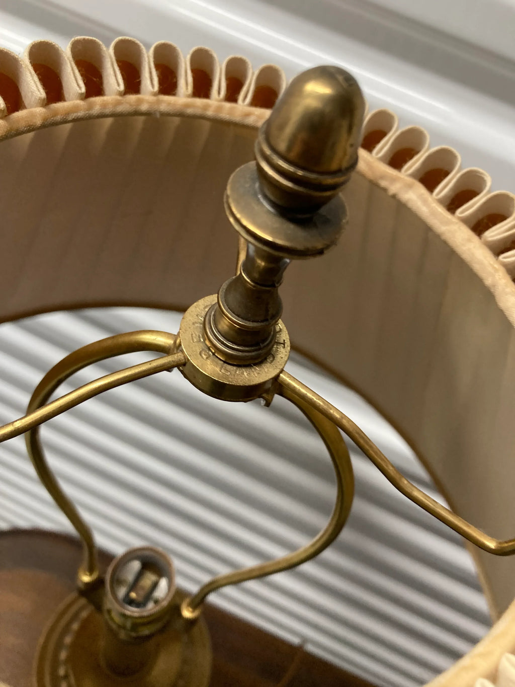 Mid-20th Century Neoclassical Brass and Black Lamps by Rembrandt - a Pair