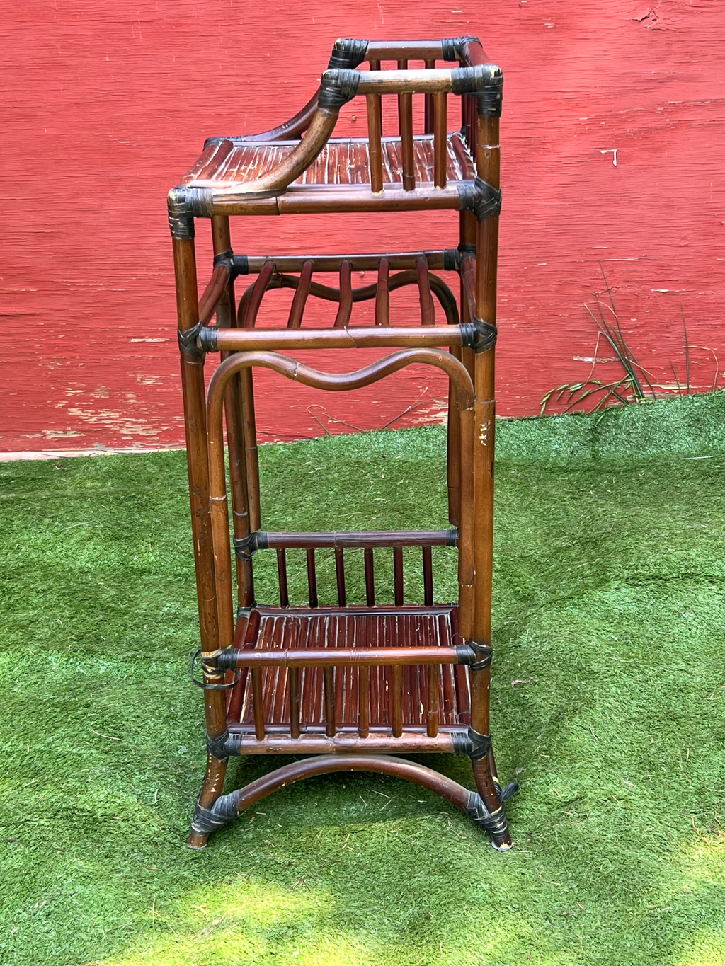 Mid-Late 20th Century Bamboo Etagere 3-Tiered Shelf or Magazine Stand